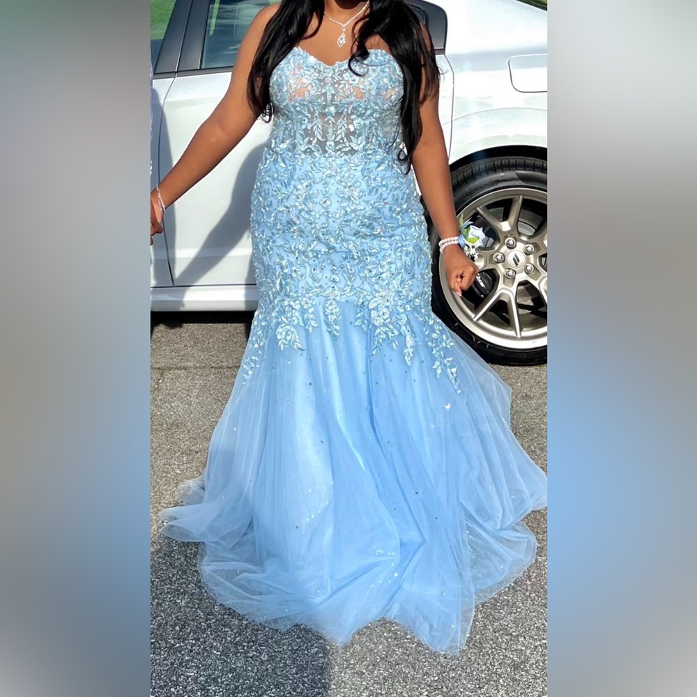 Woman formal Dress light blue size 16 strapless worn once no stains or tears